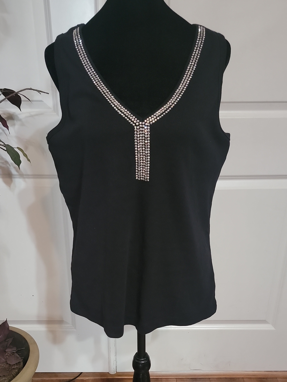 Source Unknown Black Tank Top with Rhinestone V-Neck Tassel